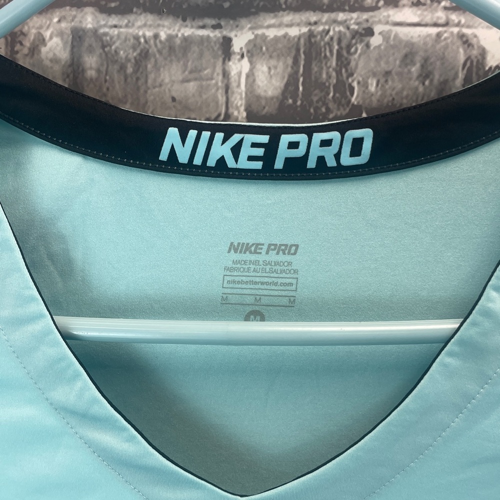 Nike Pro Women's Aqua Short Sleeve‎ Tee - Picture 3 of 7